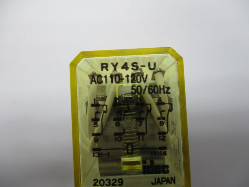IDEC RY4S-U 110-120VAC 50/60HZ RELAY 