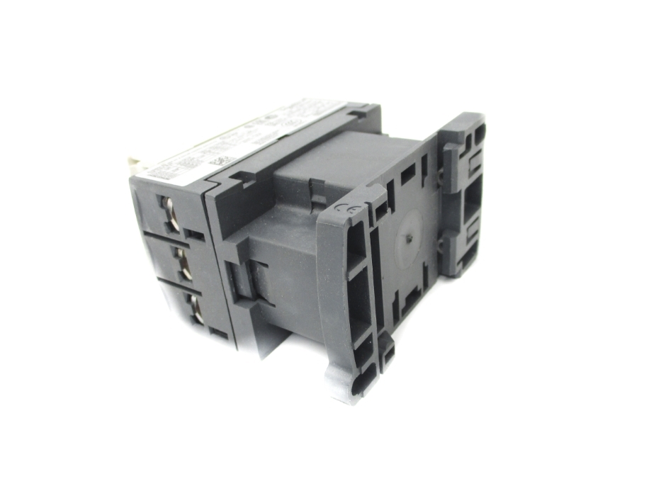 AS PICTURED NSNP SCHNEIDER ELECTRIC LC1D18B7 24V 