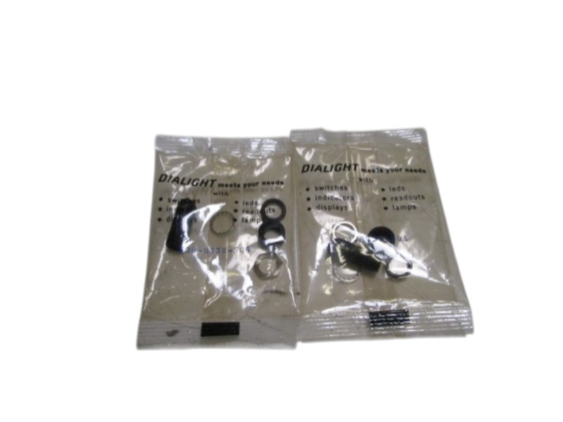 LOT OF 2 DIALIGHT 508-8738-504 5088738504 75W 125V DATA LAMP HOLDER NEW